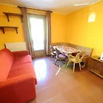 Casa Florin App Giumel con vista sulle montagne e sulle piste da sci